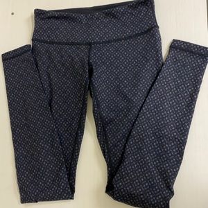 Lululemon Wunder Under Size 6